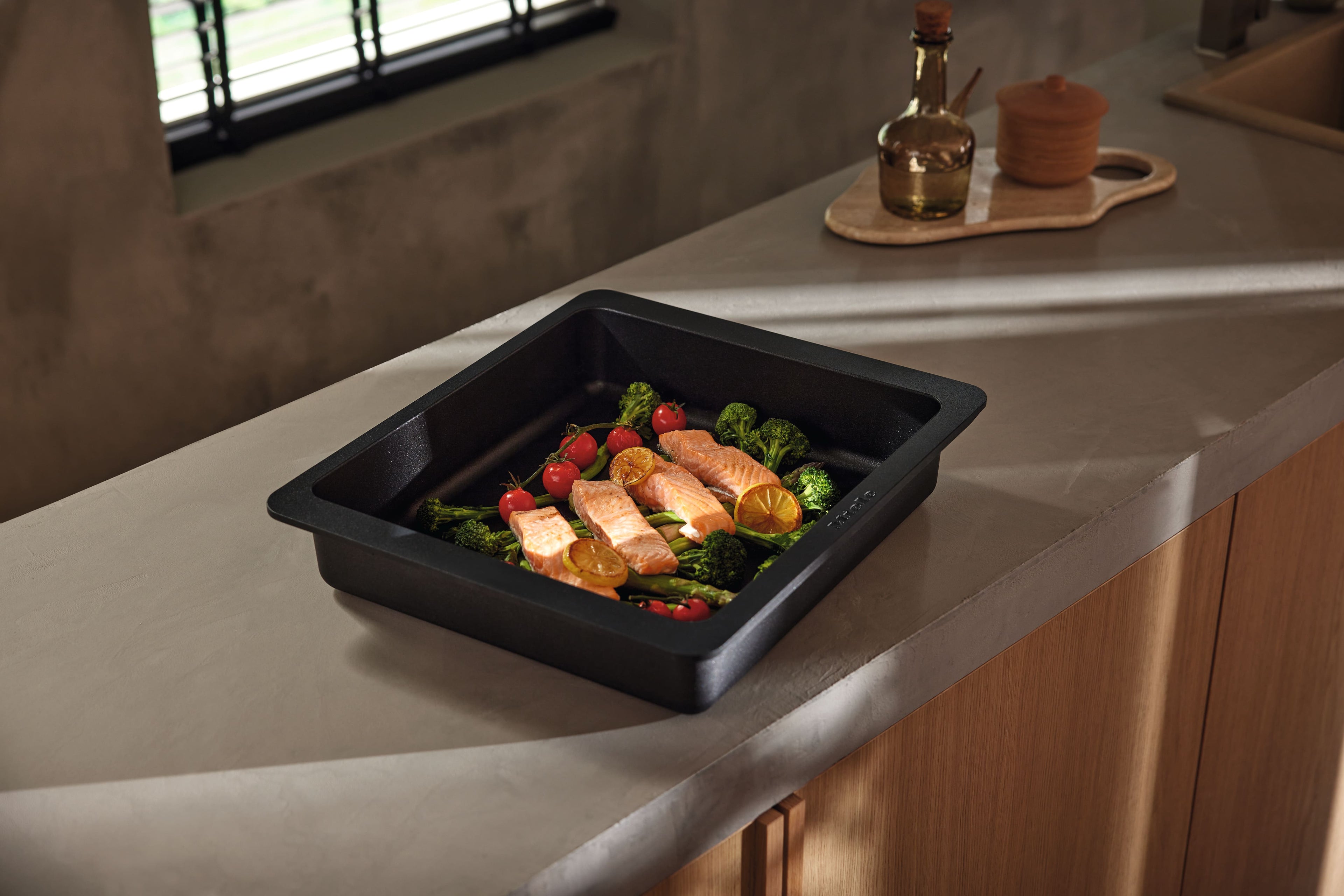 Pek├í─Źe Gourmet k induk─Źn├şmu va┼Öen├ş Miele HUB 5001-XL