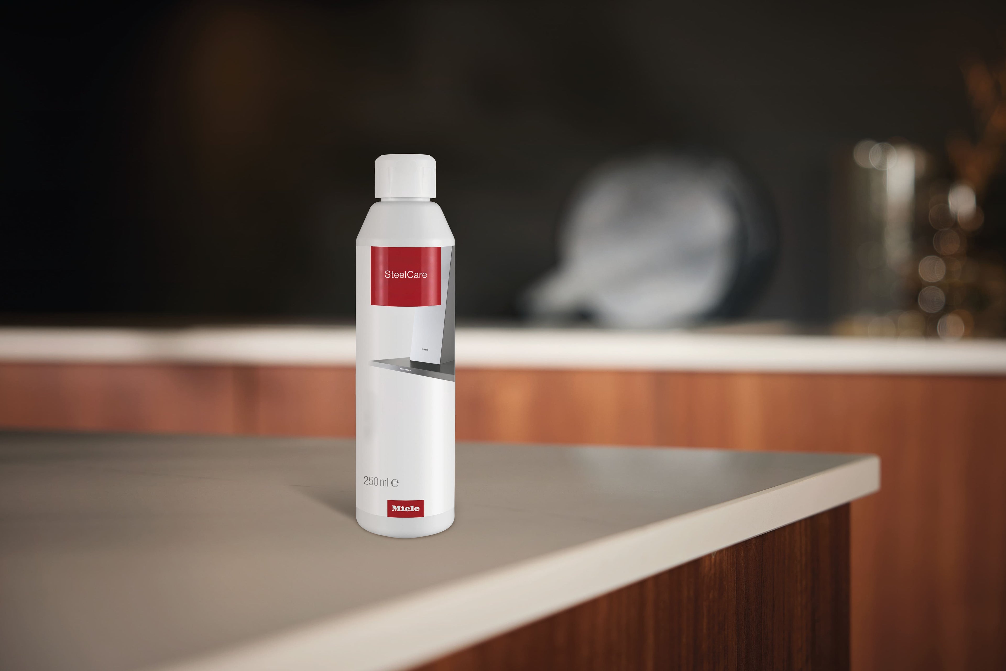 Osetruj�c� prostredek pro p�ci o nerezov� povrchy SteelCare, 250 ml Miele GP CA ST 0252 L