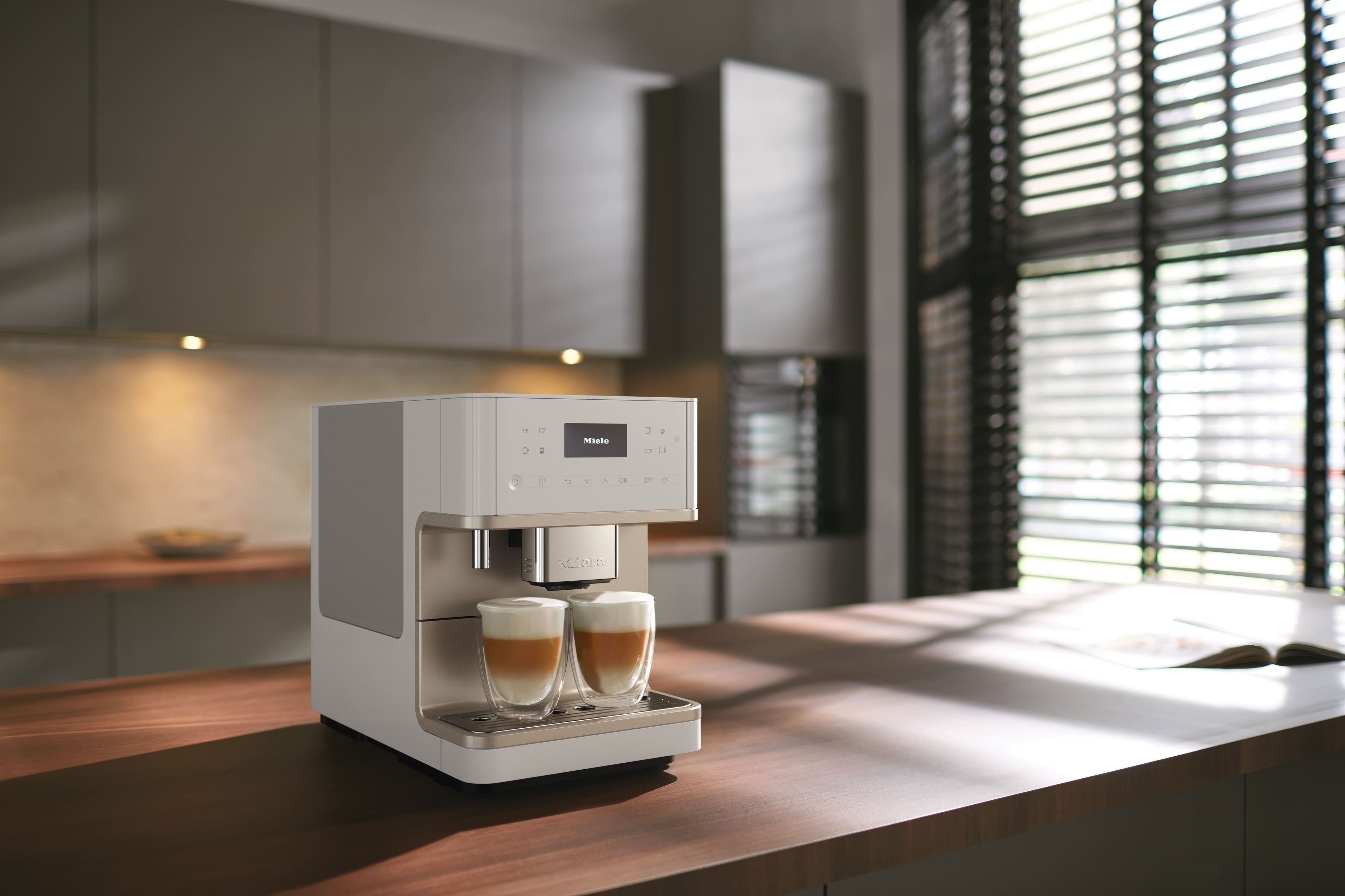 Volně stojící kávovar Miele CM 6360 MilkPerfection