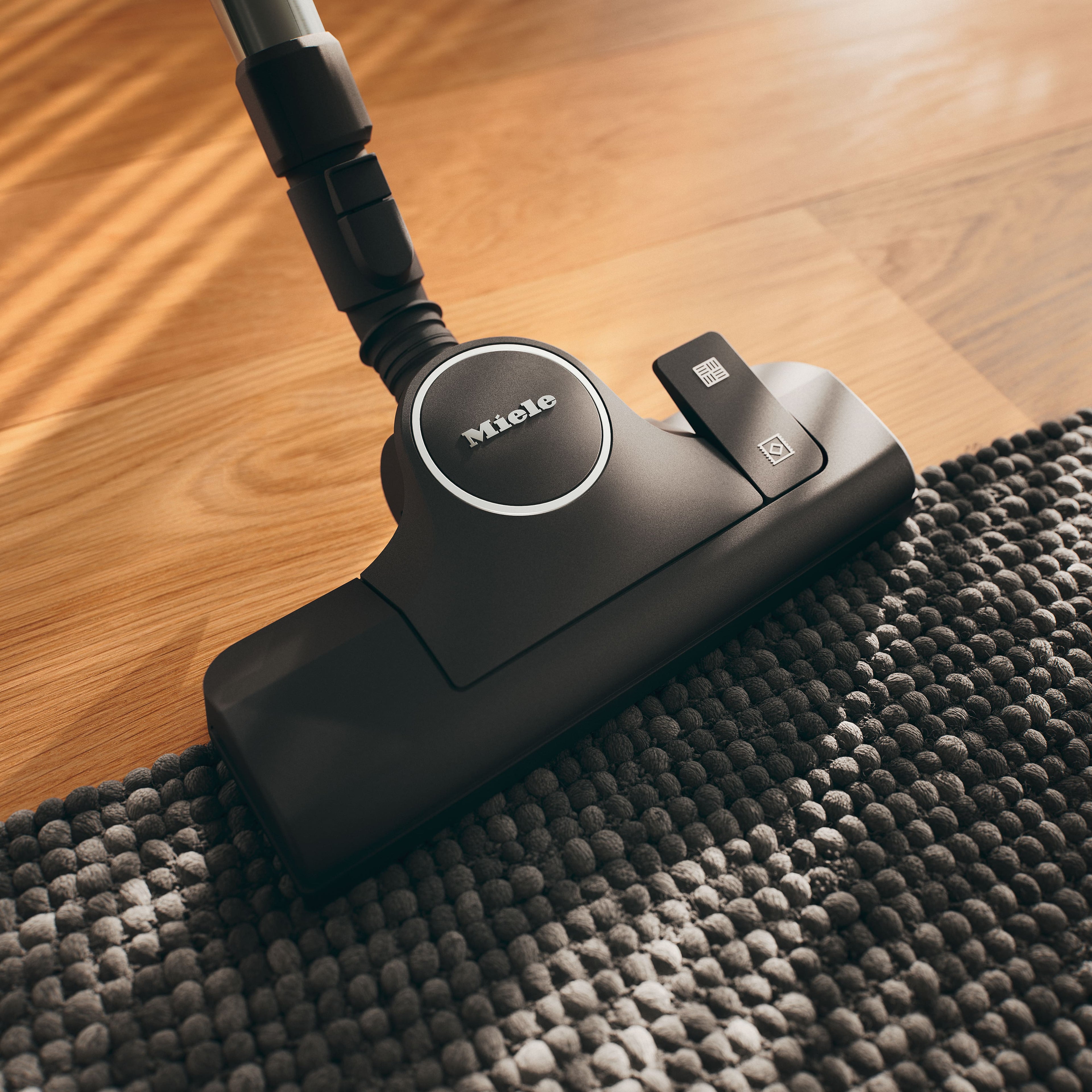 Bezsáčkový podlahový vysavač Miele Boost CX1 Parquet PowerLine