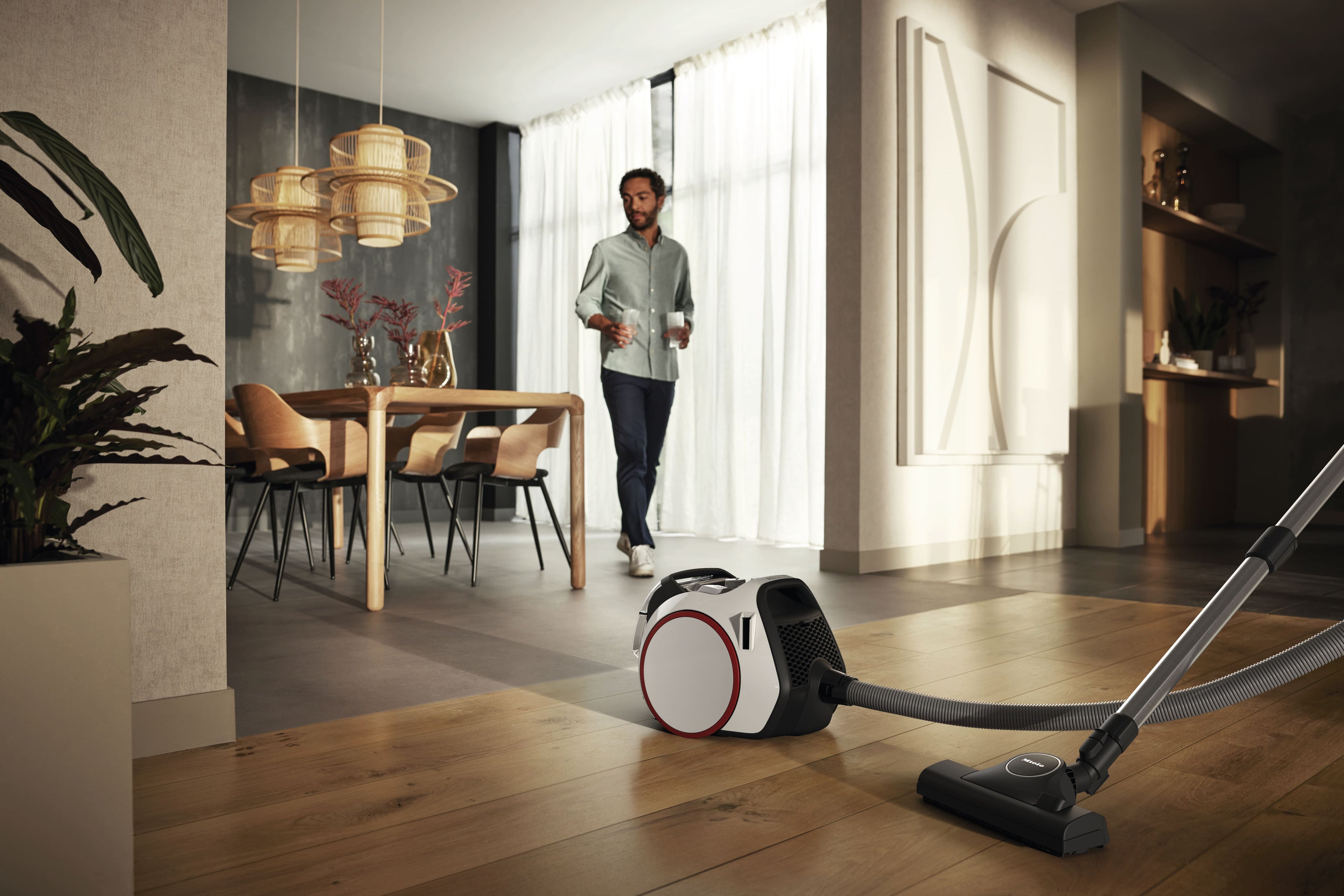 Bezsáčkový podlahový vysavač Miele Boost CX1 PowerLine