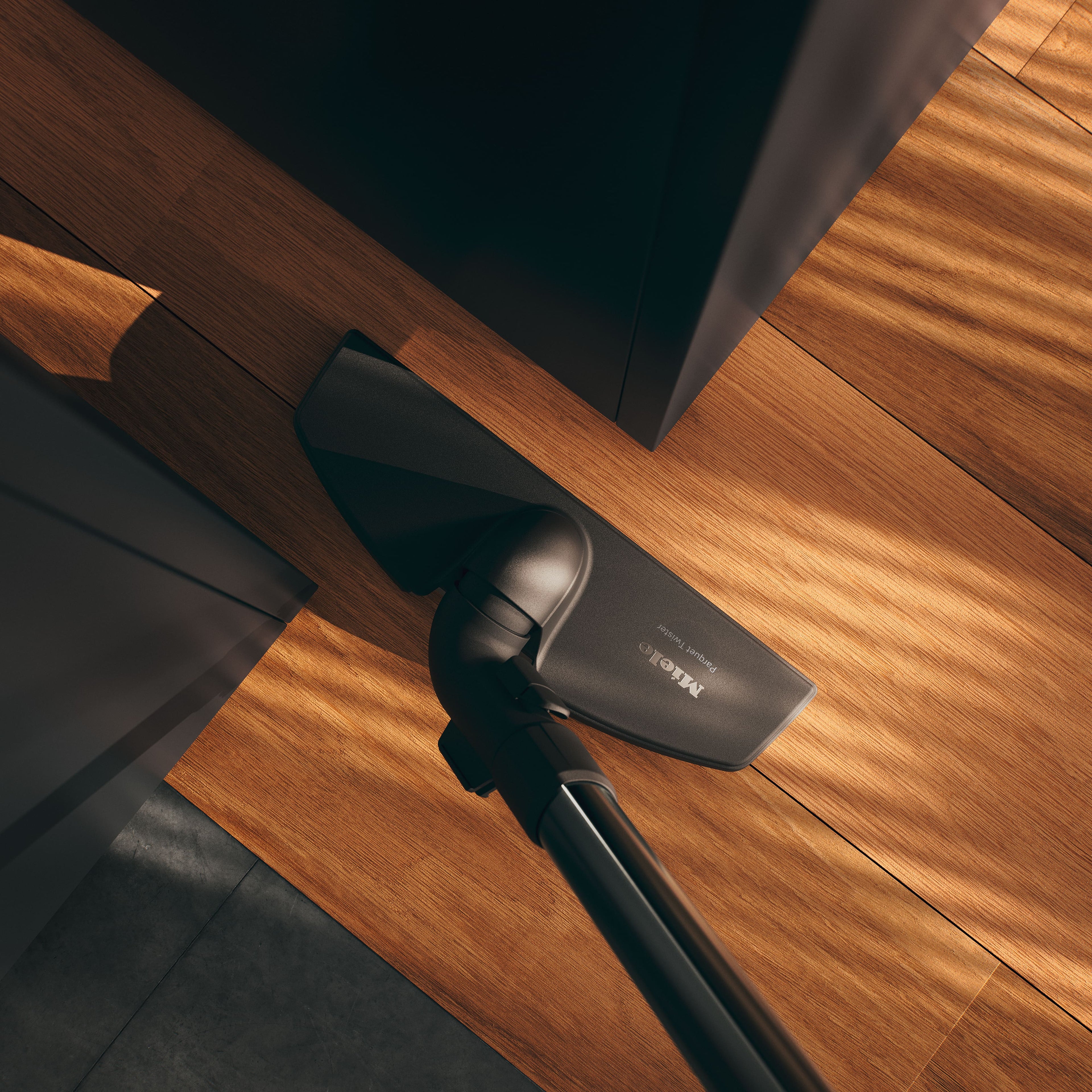 Bezsáčkový podlahový vysavač Miele Blizzard CX1 Comfort