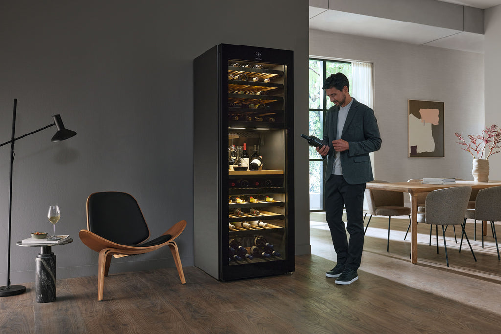Volně stojící vinotéka Miele KWT 4999 F
