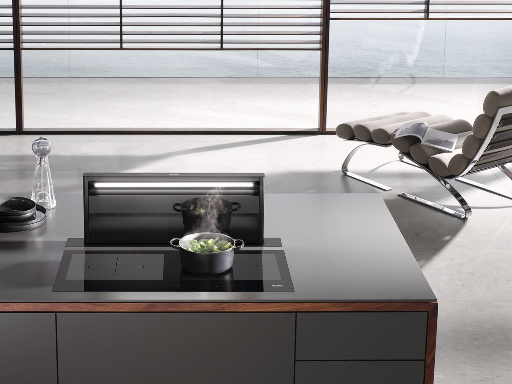 Výsuvný odsávač par Miele DAD 4841 Black Levantar