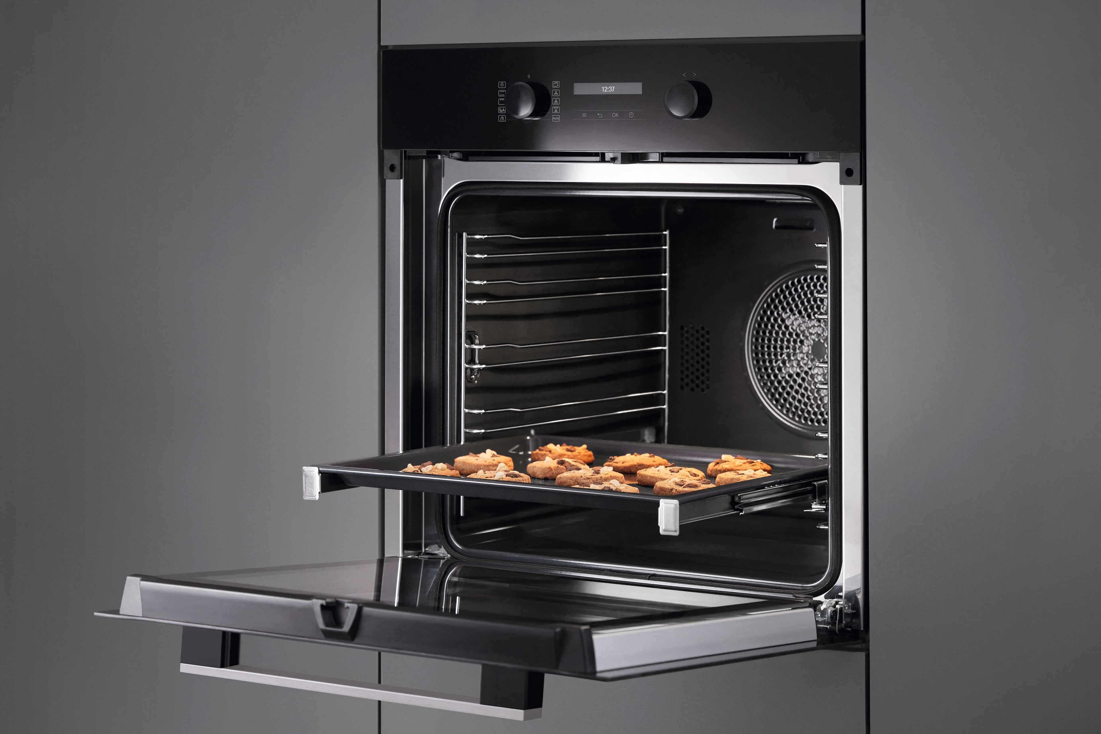 Samostatná pečící trouba Miele H 2467 B ACTIVE