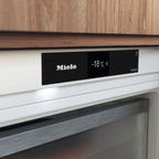 Podstavná mraznička Miele FNUS 7040 D