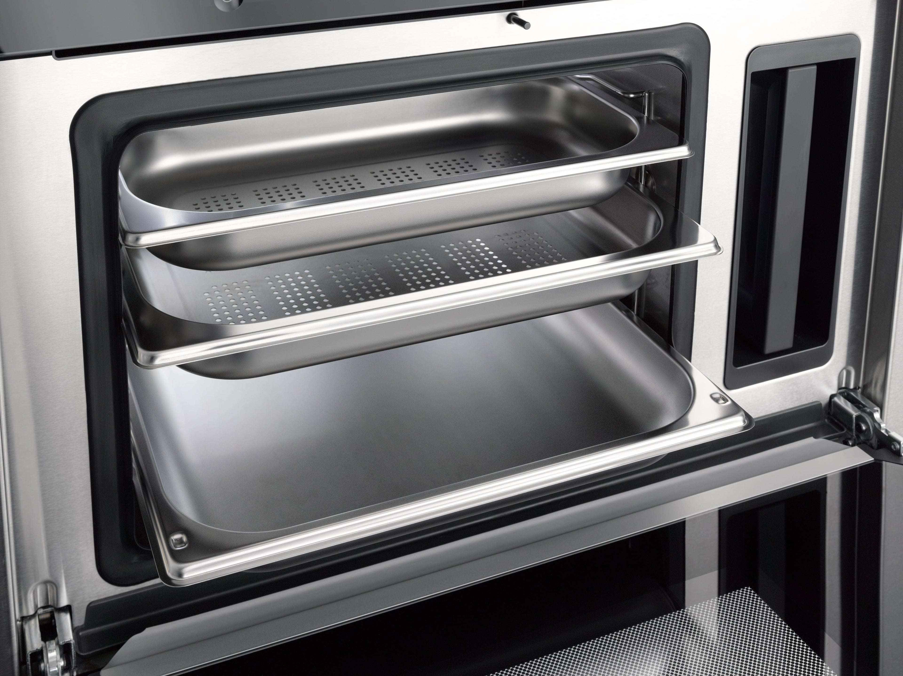 Neperforovan├ę misky do parn├ş trouby Miele DGG 17